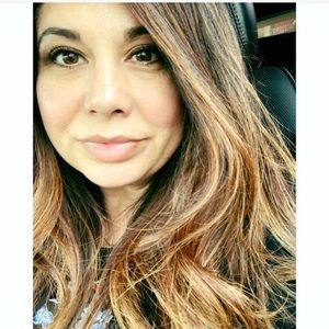 Meet your Posher, Cynthia